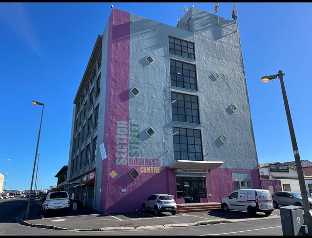 525M² WAREHOUSE TO LET IN PAARDEN EILAND